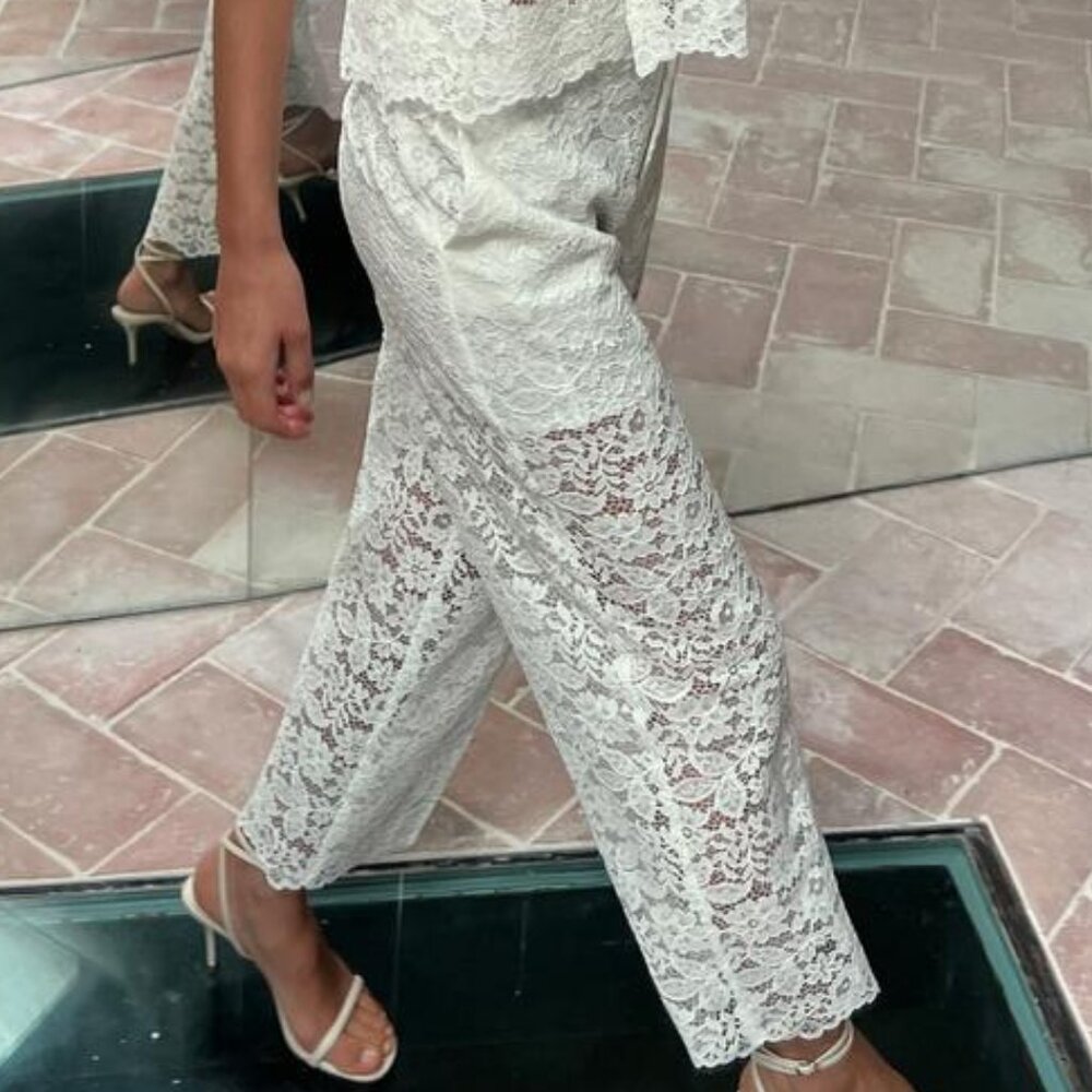 NWT ECRU WHITE GLAM LACE DETAIL CROPPED PANTS - Picture 3 of 9